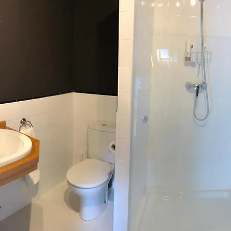 Casa De Flores / Lugo