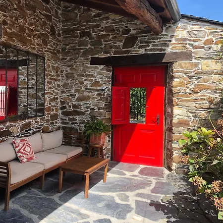 Casa De Flores / Lugo * A Pontenova