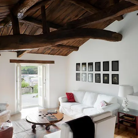 Casa De Flores / Lugo *